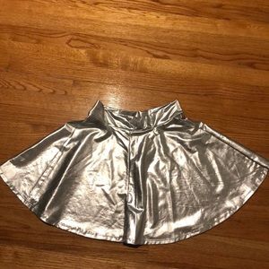 Holographic skirt